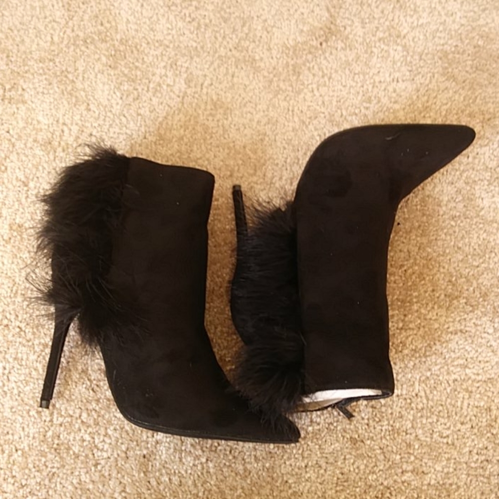 Shoes - Picture 4 of 8